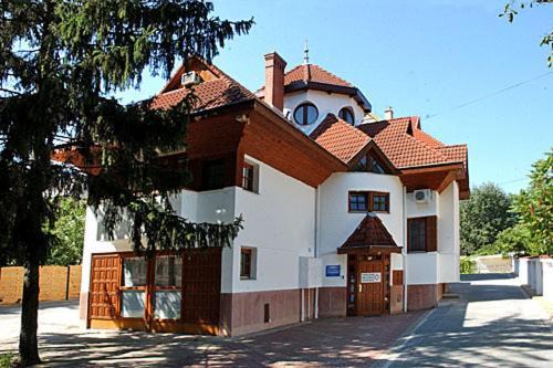 Nadix Panzio Bed & Breakfast Дебрецен Екстериор снимка