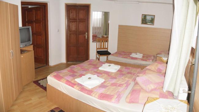Nadix Panzio Bed & Breakfast Дебрецен Стая снимка